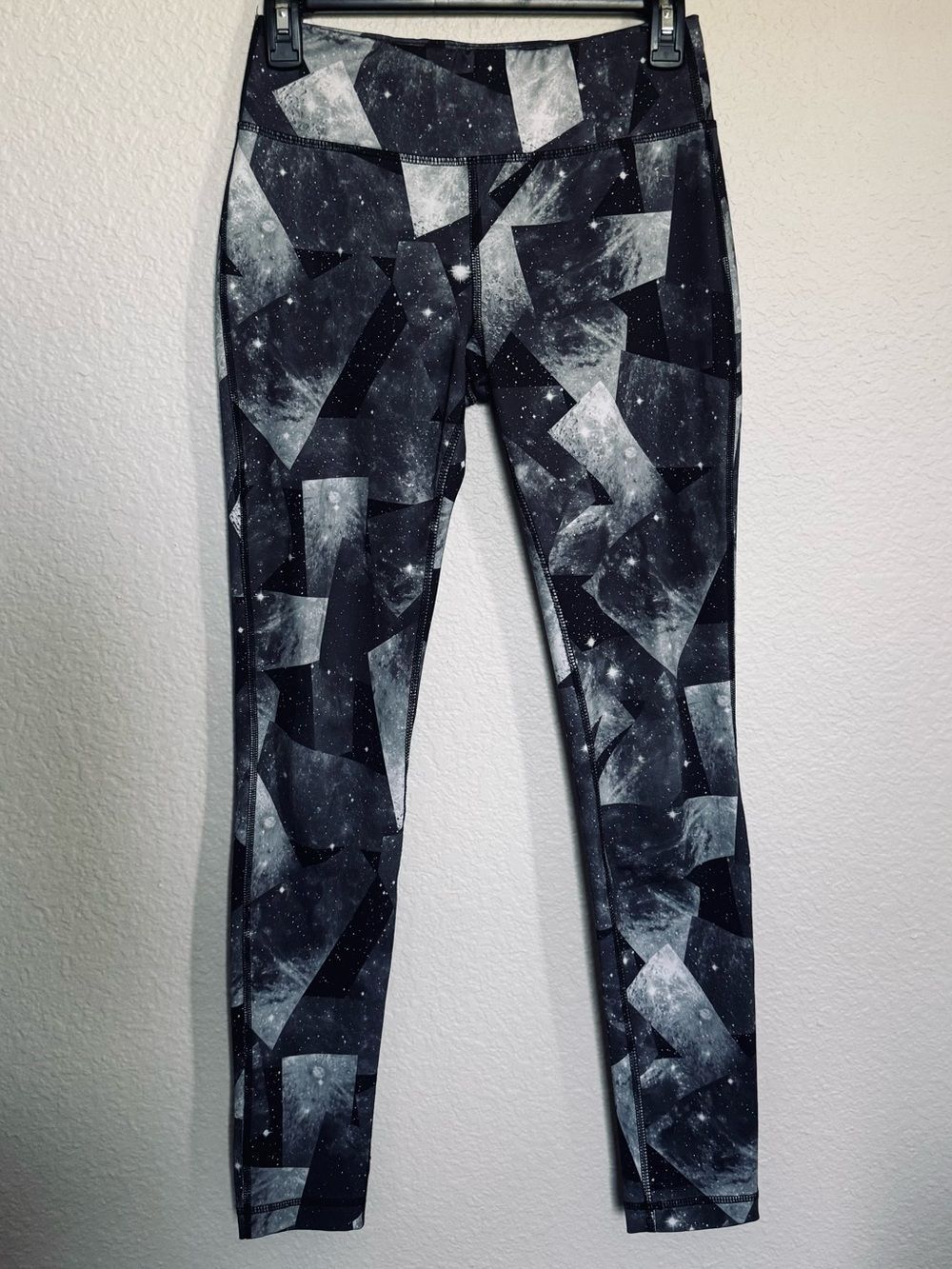 Danskin Geometric Stars Space Print Active Athletic Leggings XS